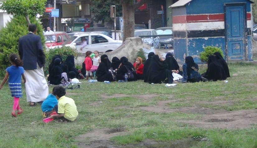 مصر تعفي المقيمين اليمنيين من غرامات تأخير الإقامة