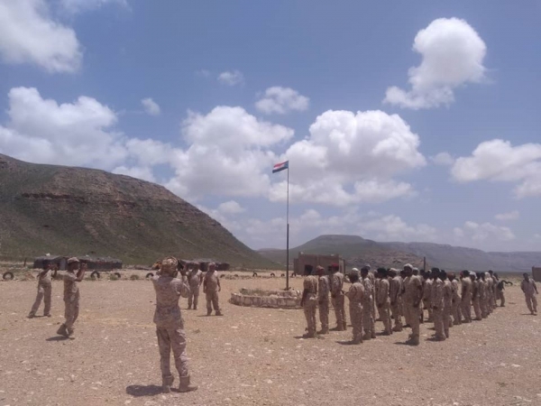 مسؤول حكومي يكشف عن تمرد لواء عسكري جديد على الشرعية في سقطرى