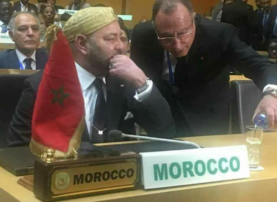 «شاهد» لهذا السبب بكى العاهل المغربي محمد السادس بحرقة وألهب مشاعر من حوله