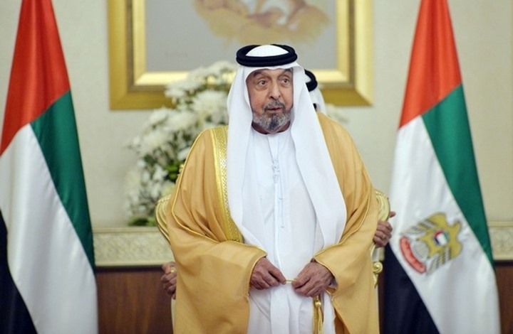 رئيس الإمارات «المختفي» يغادر بلاده في «زيارة خاصة» مجهولة الهوية