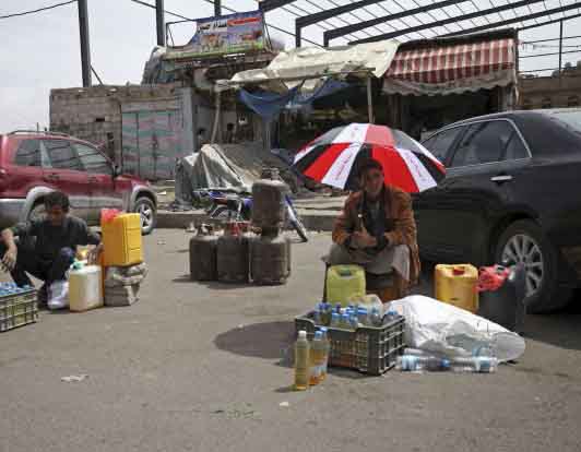 «برنامج الأغذية» يواجه صعوبات في اليمن