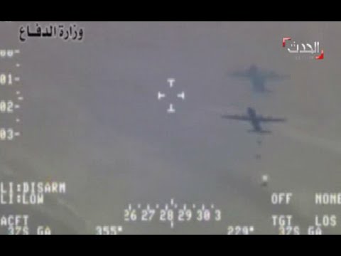 بالخطأ.. طائرات عراقية تلقي مساعدات غذائية لداعش (فيديو)