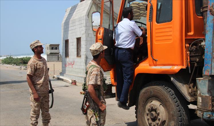 الحوثيون يقيمون معسكرات تجنيد بالحديدة 