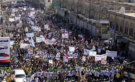 مسيرة في صنعاء تطالب بمحاكمة الرئيس اليمني علي عبد الله صالح - ر