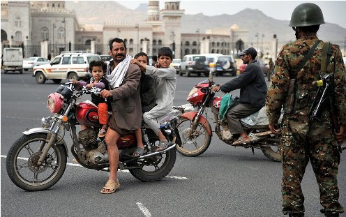 بدء تنفيذ حظر حركة الدراجات النارية في العاصمة صنعاء حتى 15 ديسمبر