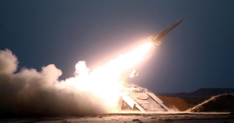 التحالف يعترض صاروخ بالستي في سماء نجران