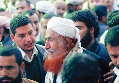 الشرق الأوسط: الحوثيون يستميتون في البحث عن الشيخ عبدالمجيد الزنداني والصواريخ في أرحب