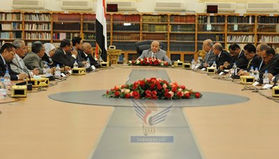 الرئيس هادي يرأس اجتماعا استثنائيا لحكومة الوفاق الوطني