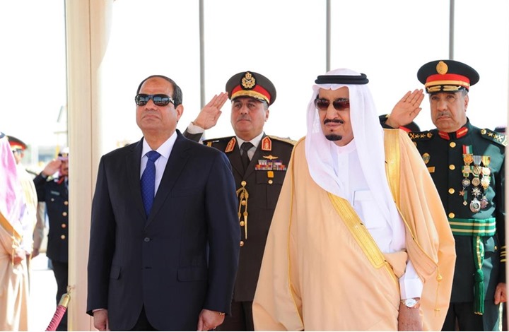 السيسي فتح أبواب القاهرة للحوثيين ثم التقى الملك سلمان