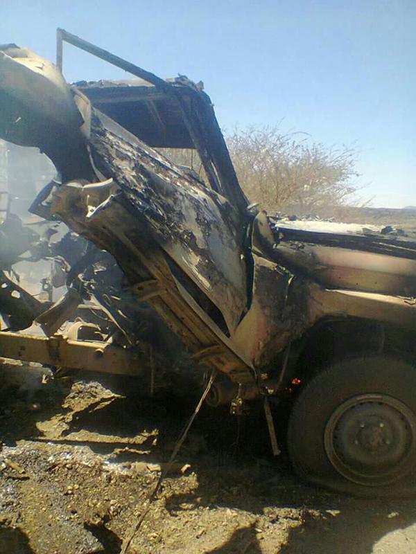 صورة لطقم حوثي استهدفه رجال القبائل والقاعدة في البيضاء