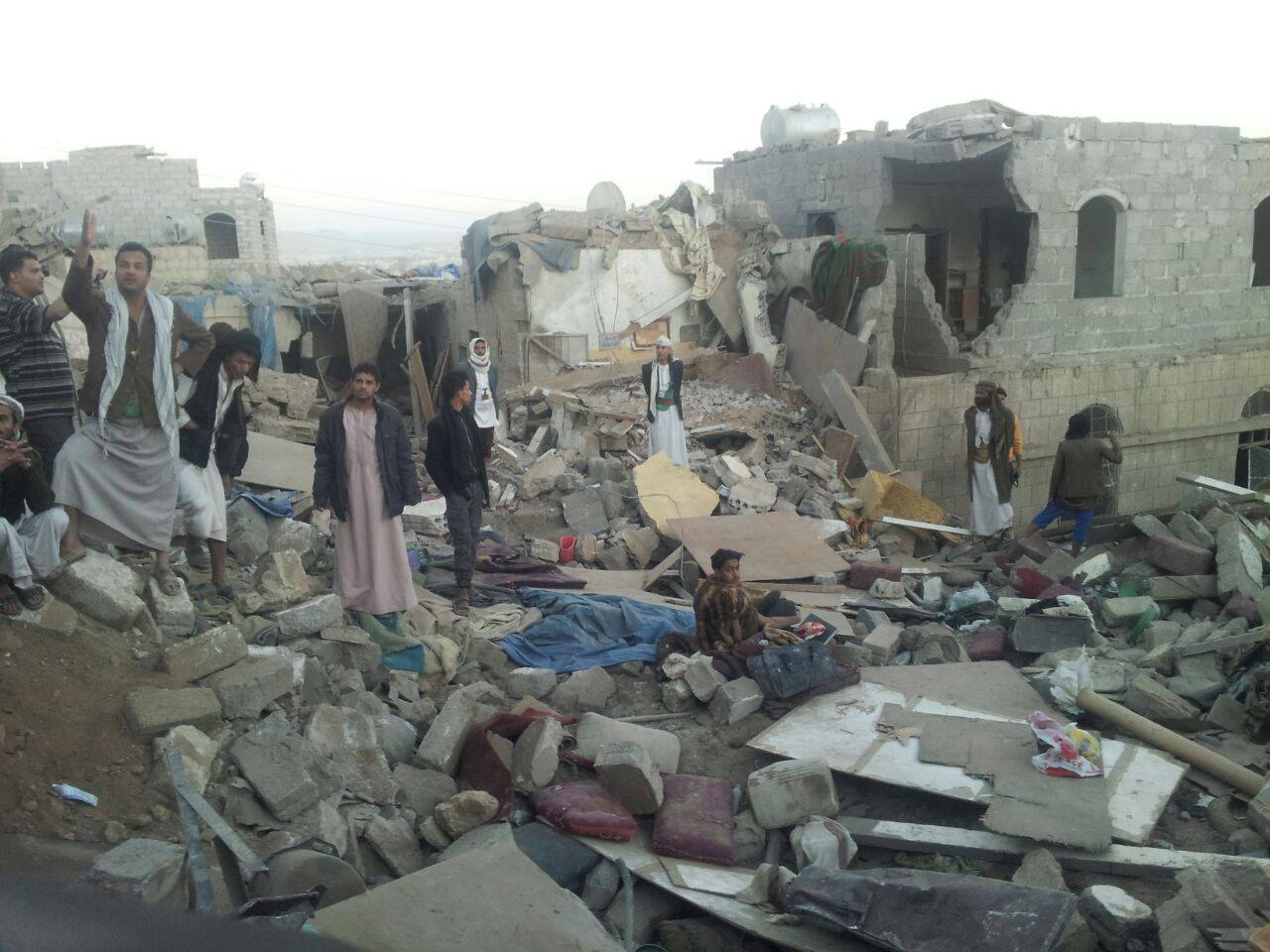 صورة لآثار الدمار الذي طال البيوت التي تم قصفها في سعوان، صنعاء 
