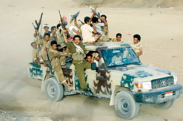 لواء عسكري موال لصالح يطرد وزير الدفاع ومحافظ أبين جنوب اليمن