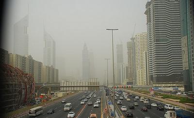 ليس اليمنيون فقط.. سعوديون يتسولون في دبي بسياراتهم الفارهة