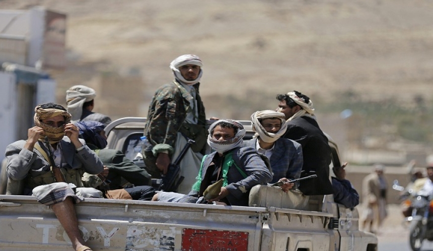 مسلحين حوثيين يقتلون مدنيين اثنين دهساً بطقم عسكري في مقبنة غربي محافظة تعز