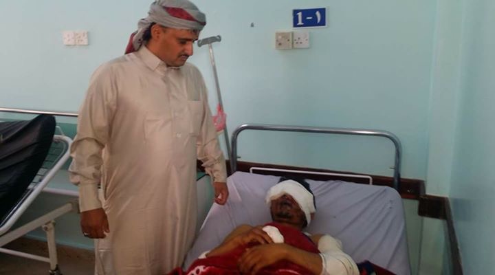 أول صورة لقائد اللواء81 بعد نجاته بإصابة خطيرة من قصف مليشيا الحوثي على مصلى للعيد في صرواح