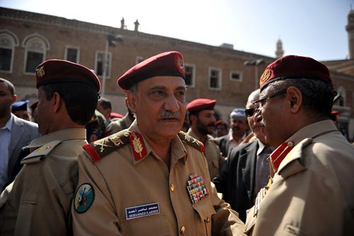 وزير الدفاع اليمني: الصواريخ طويلة المدى والقوة الدفاعية بـ «أيد