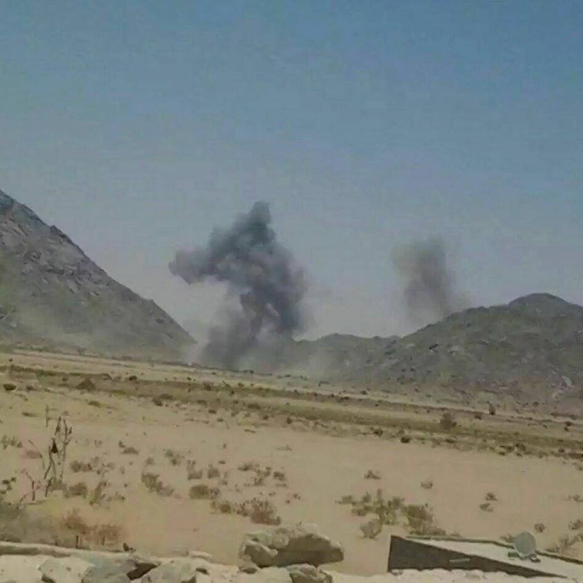 طيران التحالف يدمر مخزناً سرياً للانقلابيين مليء بصواريخ الكاتيوشا غرب اليمن ..تفاصيل