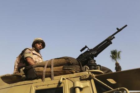 مصر تمد فترة إرسال قواتها لمهمة في الخليج والبحر الأحمر وباب المندب