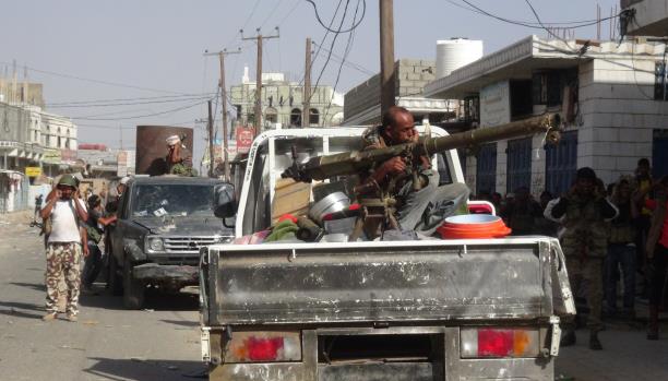 الحوثيون يفتحون جبهة في الضالع وغارات للتحالف في إب