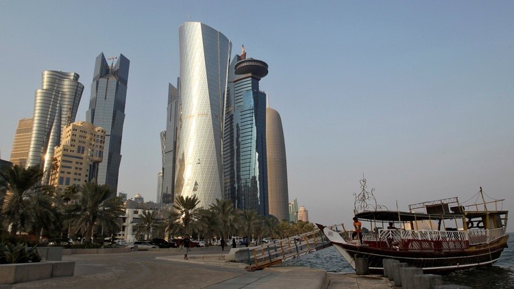 الأسرة الحاكمة في قطر تبيع بنكأ أوروبياً للصين بسبب مقاطعة السعودية والإمارات
