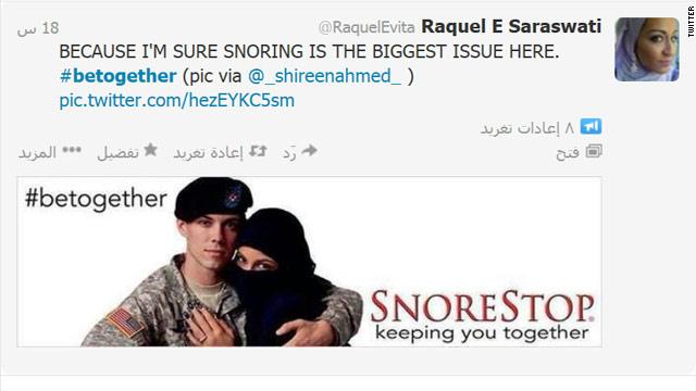 صورة لجندي أمريكي يحتضن فتاة مسلمة تفجر ضجة على تويتر