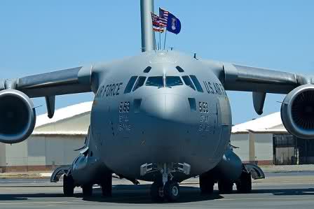 أنباء عن وصول أربع طائرات شحن عسكرية أمريكية إلى مطار عدن .. لماذا ؟