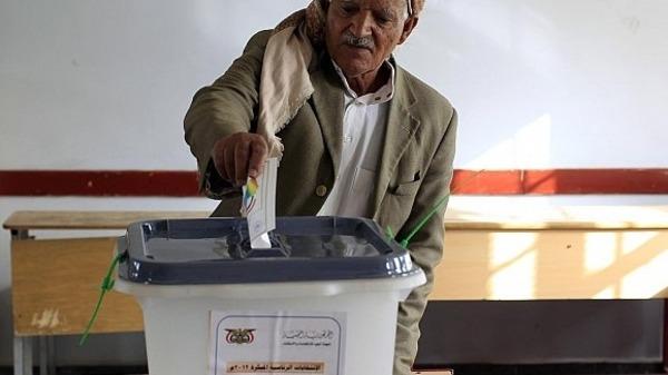 لماذا تم تحديد موعد الاستفتاء على الدستور اليمني في «عيد الأضحى» .. صحيفة تكشف!