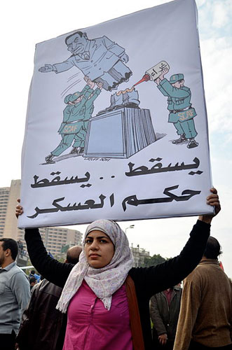 «طامح» يكشف عن أسباب انسحاب الجيش المصري من الشوارع وأسباب زيارة اشتون