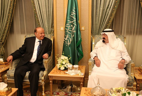 الرئيس هادي يعقد جلسة مباحثات مع العاهل السعودي ويؤدي مناسك العمرة (صور)
