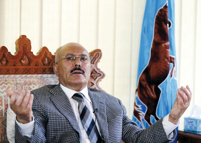 صالح يرحب بتشكيل حكومة شراكة مع الحوثيين ويوجه دعوة للمحامين والقانونيين الموالين له