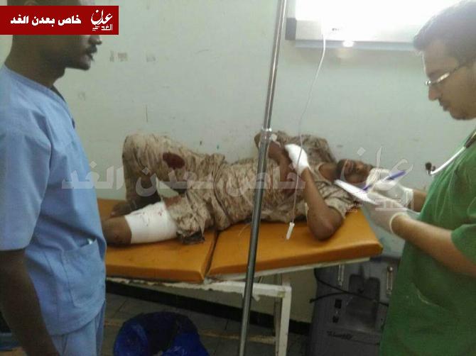 إصابة 8 من أفراد المقاومة الجنوبية بصاروخ موجه بمدينة المخا