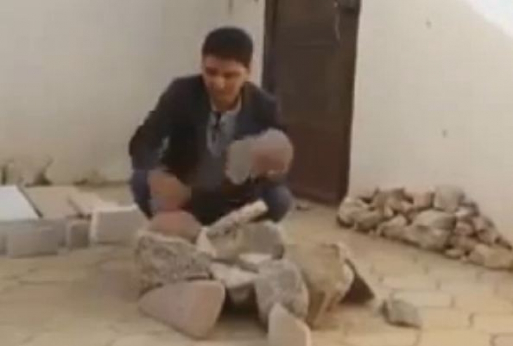 بالفيديو: برنامج تلفزيوني يثبت ان حزب الإصلاح كان أول من دعا للمتاجرة بالاحجار في اليمن