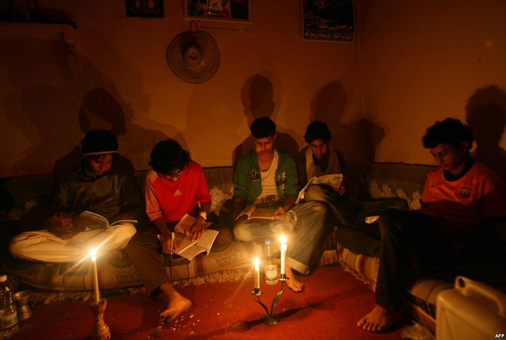 الكشف عن أسباب كثرة إنطفاءات الكهرباء في اليمن