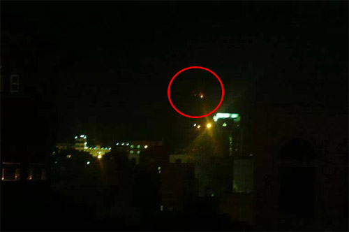 صنعاء: انفجار في مخزن أسلحة للجيش بمعسكر جبل نقم واشتعال ألسنة اللهب (صورة)