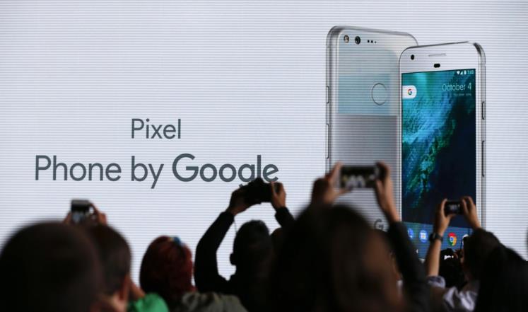 غوغل تكشف عن أول هاتفين يحملان علامتها