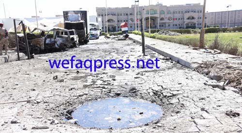 مكان انفجار السيارة المفخخة داخل مجمع وزارة الدفاع اليمنية