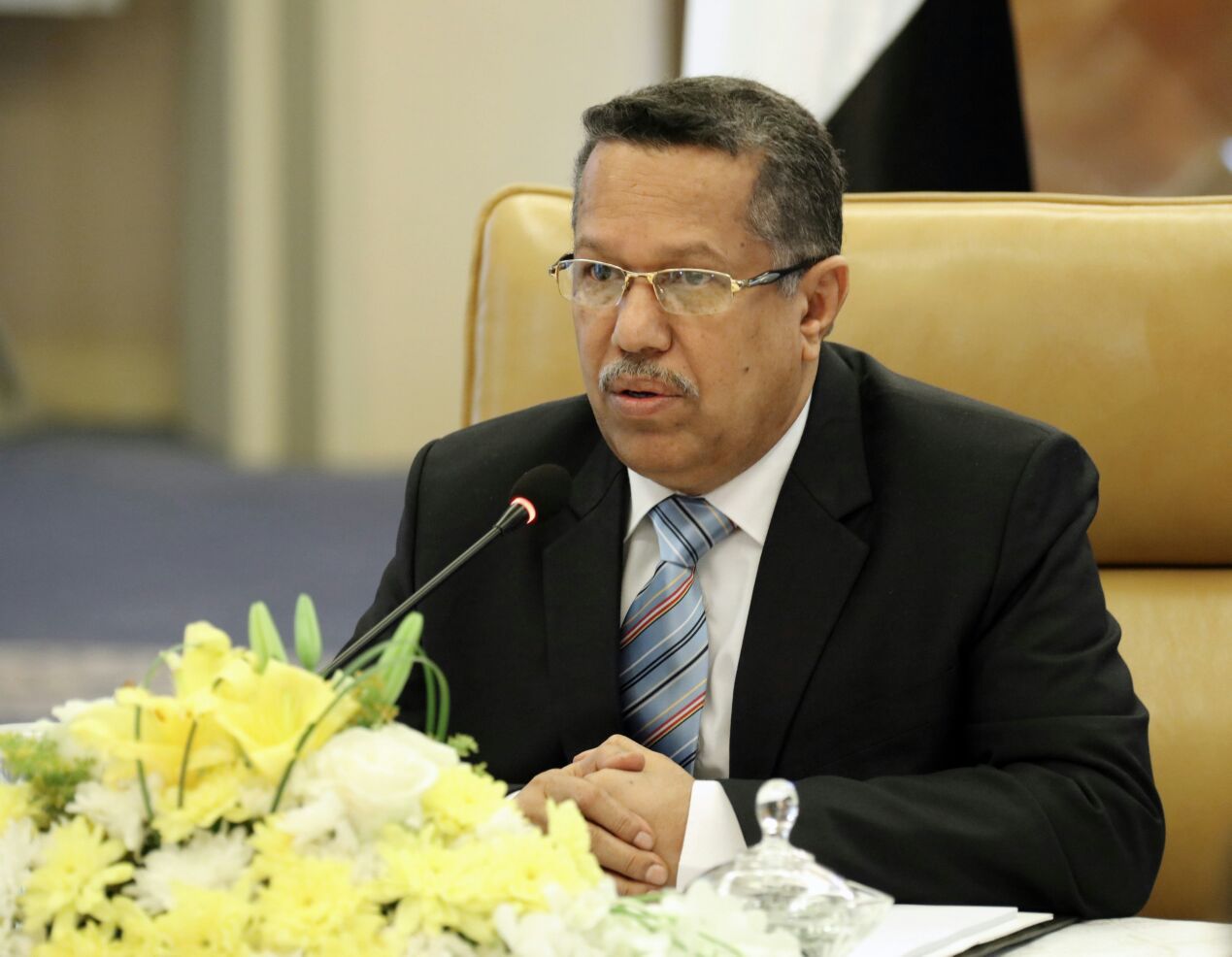 رئيس الوزراء يرأس اجتماعاً موسعاً للقيادات الأمنية ومسؤولي السلطة المحلية في عدن وأبين