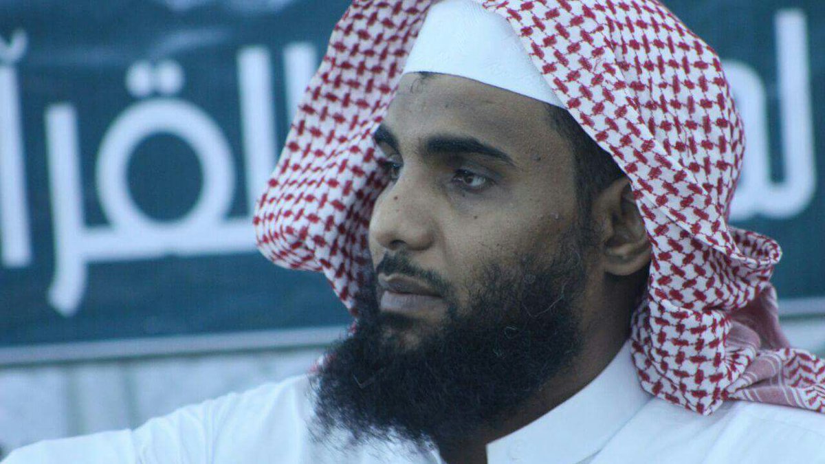 مدير أوقاف عدن يقصي 32 خطيبا من مساجدهم 