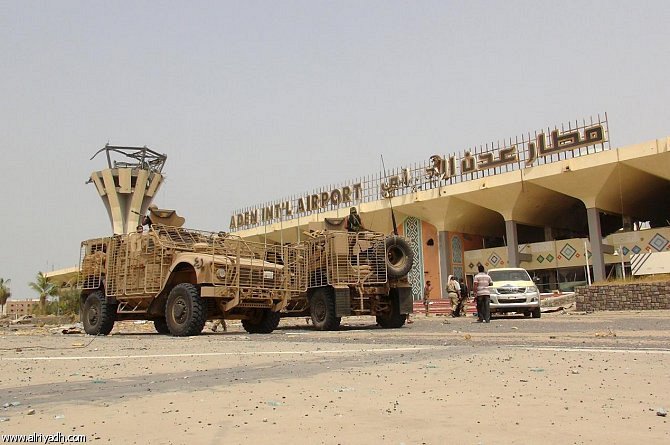 قائد حماية مطار عدن: سنضرب بيد من حديد كل من يسعى للتظاهر ضد الم
