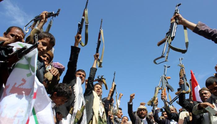 الخلافات تعصف بالقيادة العليا للمليشيا واتهامات متبادلة بالفساد بين الحوثي والصماد