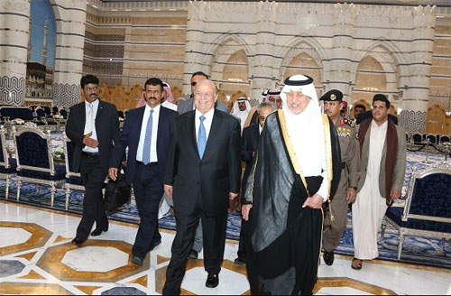 مصادر دبلوماسية تنفي صحة أنباء لقاء الرئيس هادي بقيادات جنوبية في السعودية