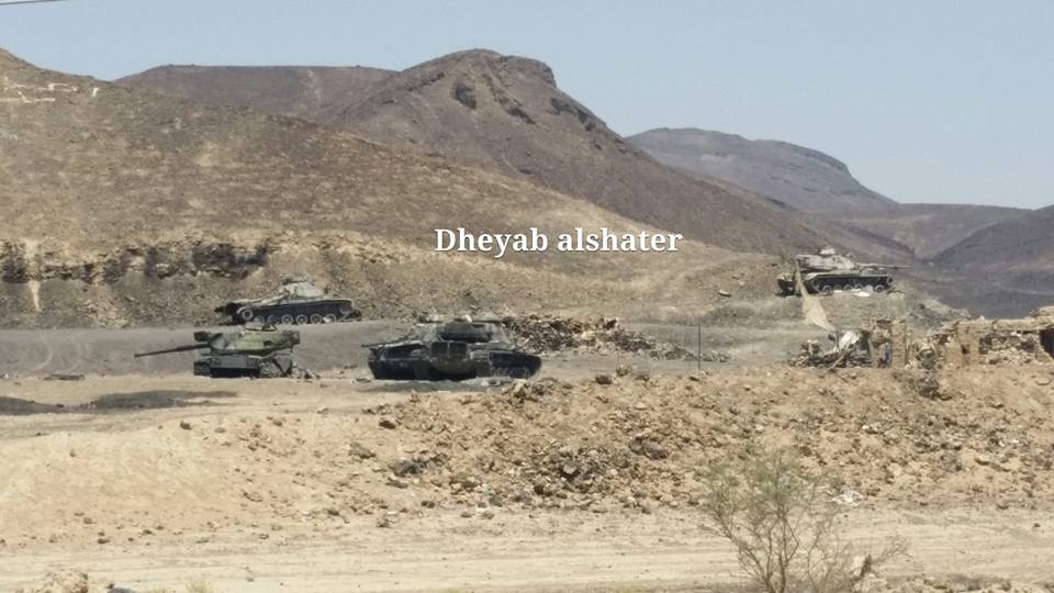 عدد من الآليات  العسكرية دمرها الطيران في معسكر كوفل- تصوير ذياب