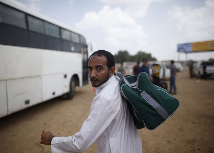 العمال المرحلون.. أزمة جديدة تنضم إلى سلسلة أزمات اليمن