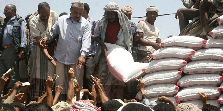 بإشراف الحوثيّين.. “قراصنة الإغاثة” يحرمون المواطنين من المساعدات الإنسانية