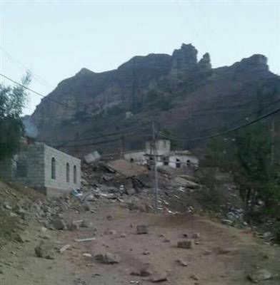 الحوثيون يشنون حملة مسعورة في حجة.. مقتل شيخ قبلي موالٍ لصالح وتفجير عدد من المنازل