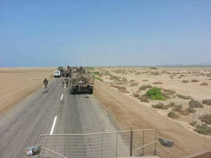 قوات الجيش تلقي القبض على قائد معسكر العمري و7 ضباط و25 من عناصر المليشيات