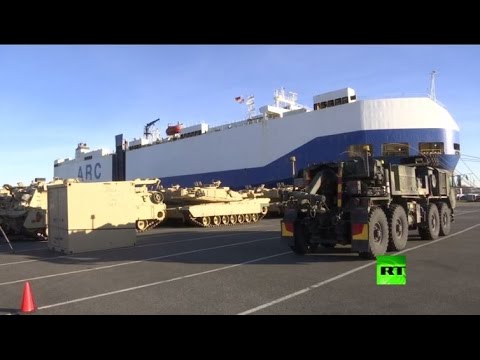 بالفيديو.. مئات الدبابات والعتاد العسكرى الأمريكى فى الطريق لحدود روسيا