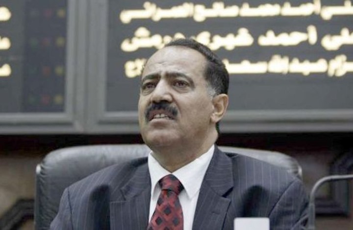 برلمان الانقلابيين بصنعاء يلوح بسحب الثقة من حكومة الحوثيين إذا لم تصرف مرتبات كل موظفي الدولة