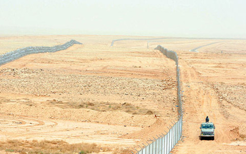 السياج الحدودي الذي تشيده المملكة على حدودها مع اليمن