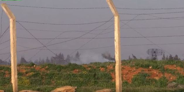 شاهد كيف أحرقت التوماهوك الأمريكية مطار قاعدة الشعيرات الجوية في حمص بعد قصفه بعشرات الصواريخ